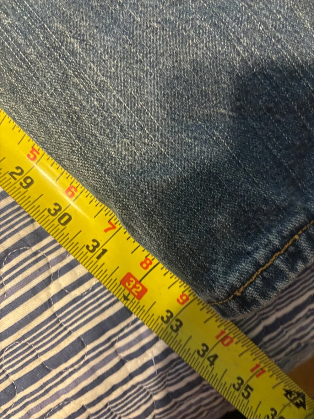 Levi's Men's Relaxed, Straight  559 Jeans - Medium Wash